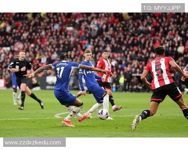 英超精彩对决：里昂与多特蒙德战成平局绝杀瞬间引发全场狂欢